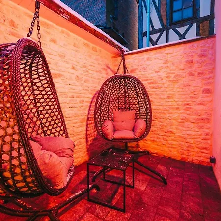 Room, Sauna Et Jacuzzi