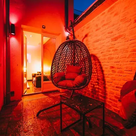 Room, Sauna Et Jacuzzi *