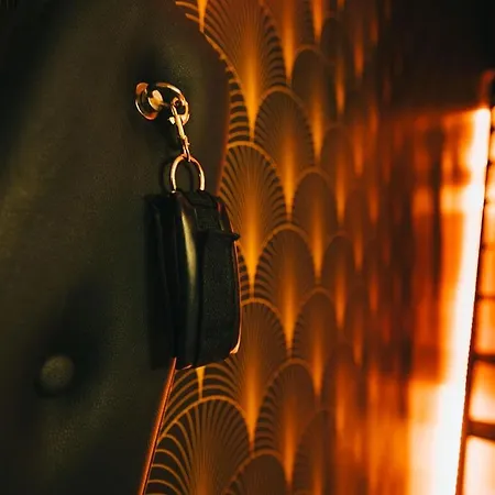 Room, Sauna Et Jacuzzi